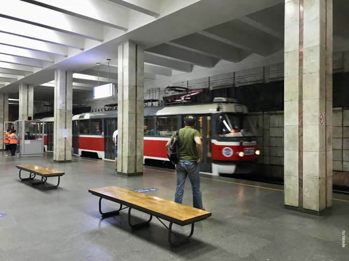 Трамвай в метро