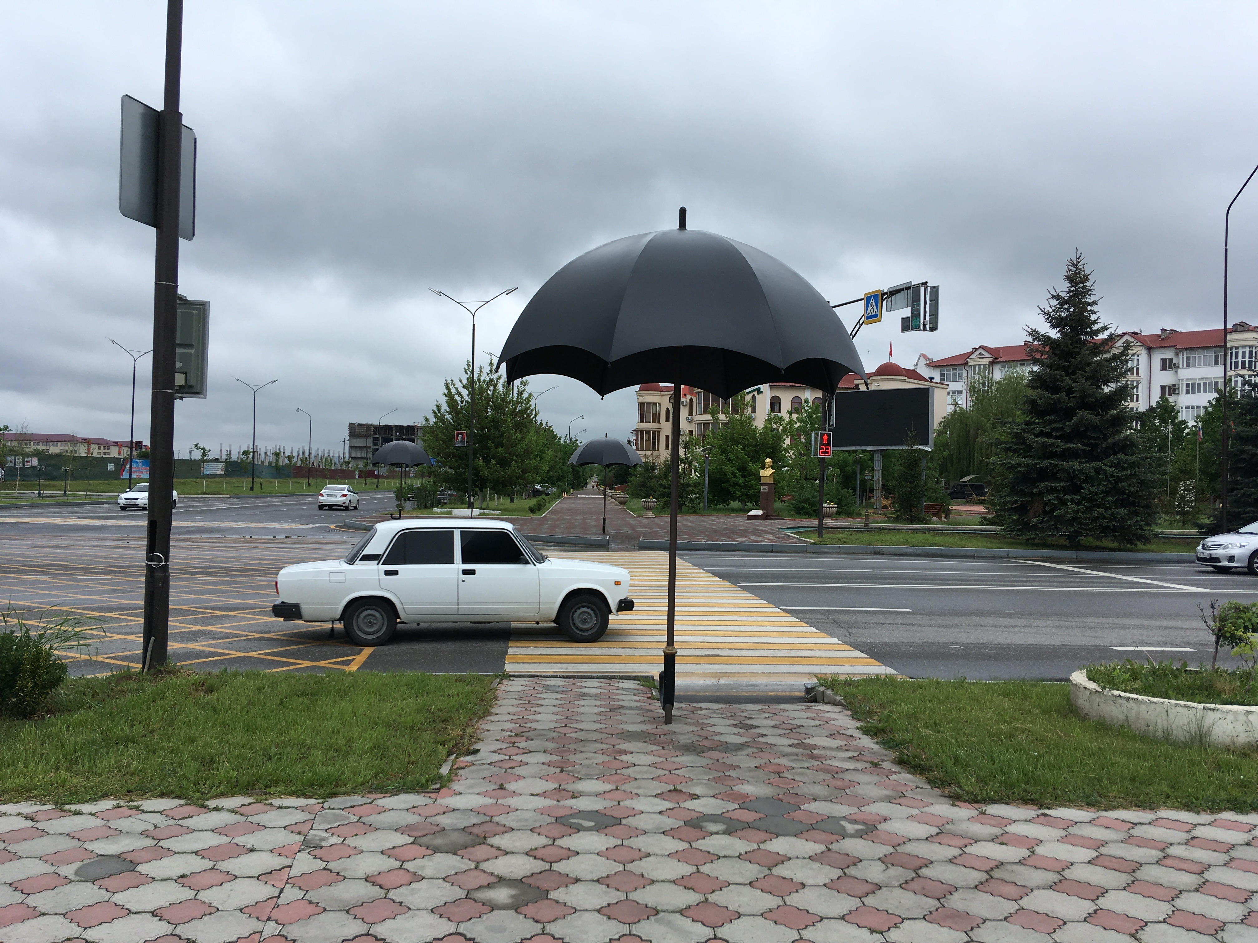 Россия, Магас, Городские аксессуары, ejway.ru, зонт, укрытие, пешеходный переход