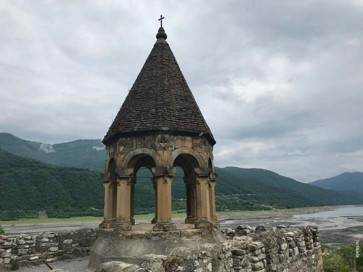 Крепость Ананури
